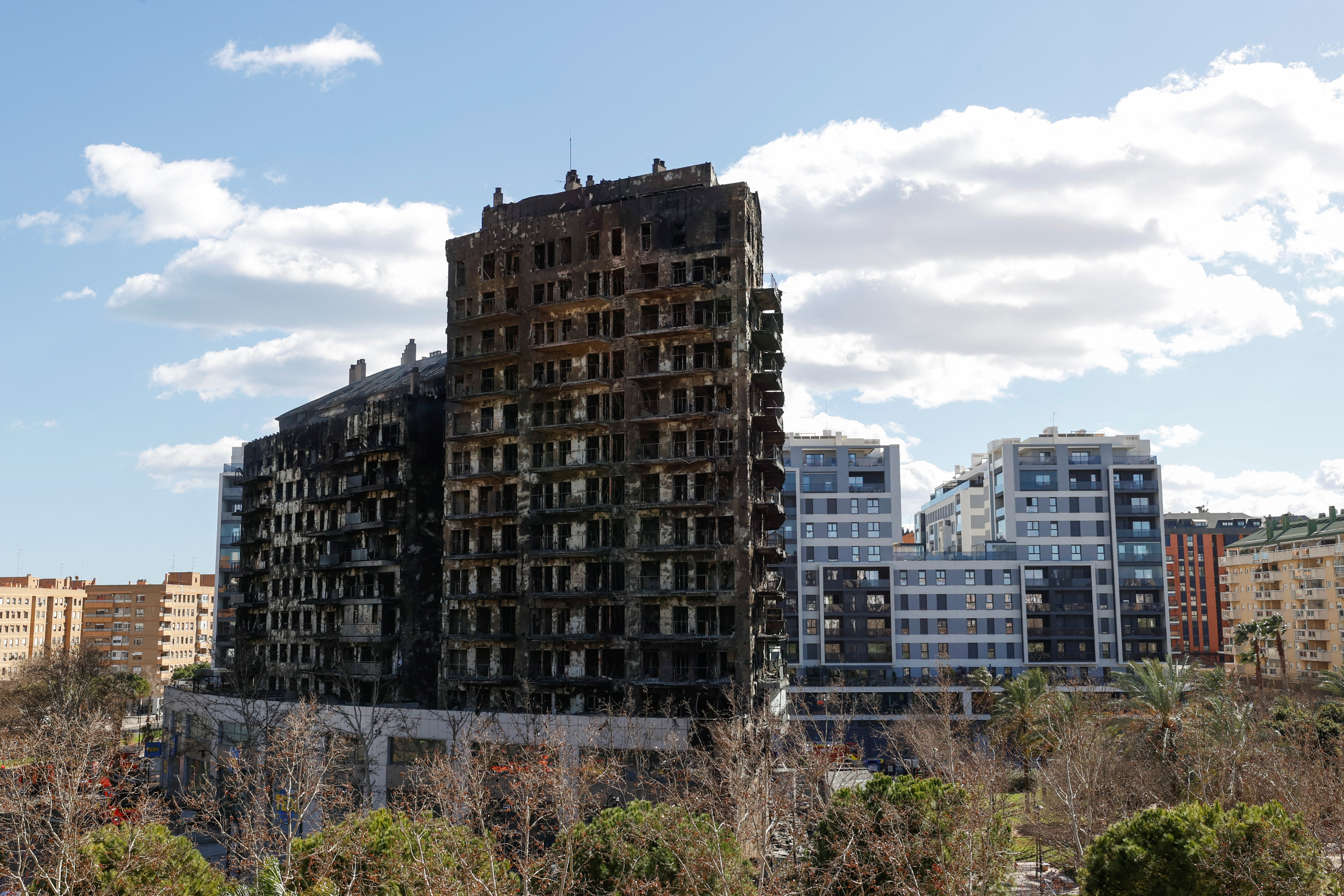 Fire of apartment building in Valencia