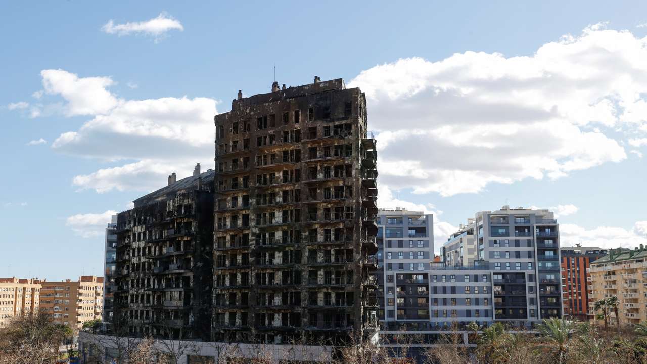 Fire of apartment building in Valencia