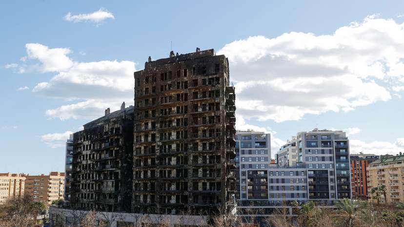 Fire of apartment building in Valencia