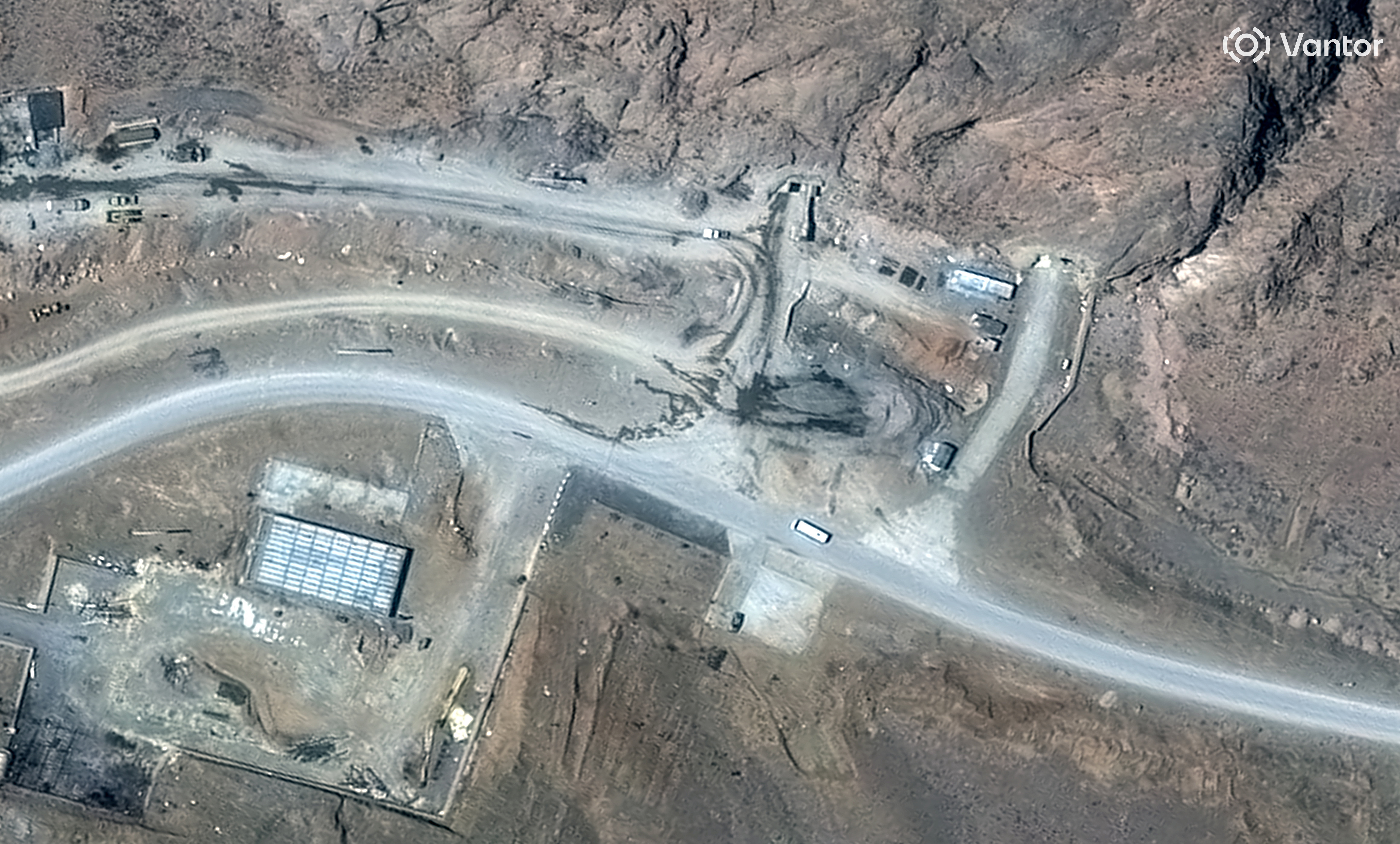 Satellite image shows tunnel entrances at Isfahan missile complex