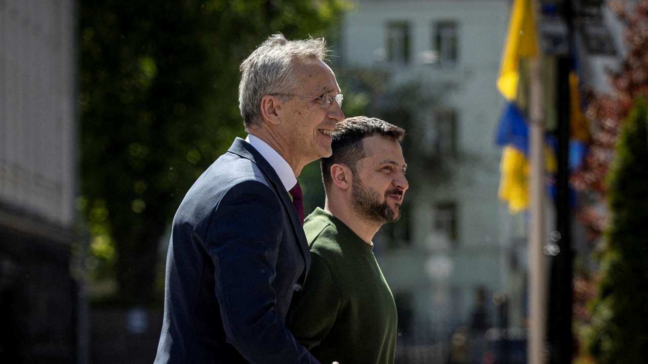FILE PHOTO: FILE PHOTO: Ukraine's President Volodymyr Zelenskiy and NATO Secretary-General Jens Stoltenberg attend a press conference in Kyiv