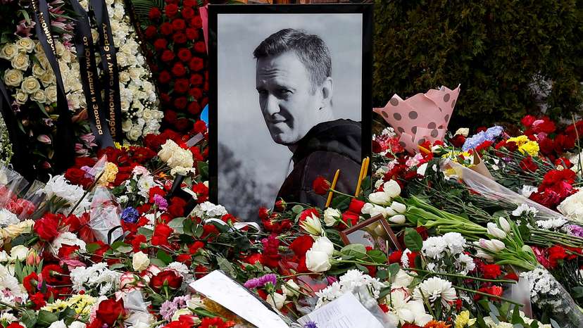 FILE PHOTO: Mourners come to grave of Russian opposition leader Alexei Navalny