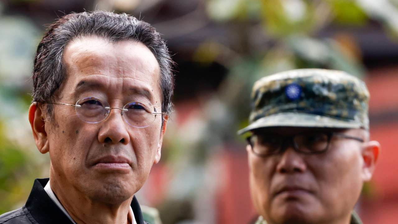Taiwan Defence Minister Wellington Koo inspects reservists during a training session at Loung Te Industrial Parks Service Center in Yilan