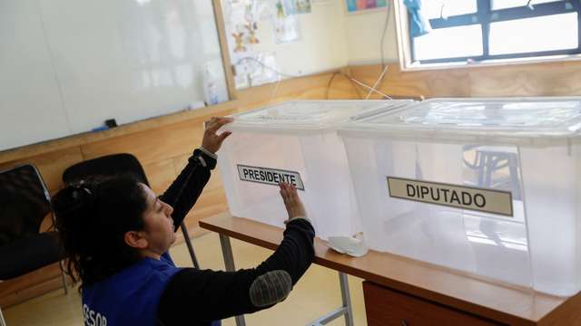 Preparations for the November 16 presidential election, in Isla Llingua