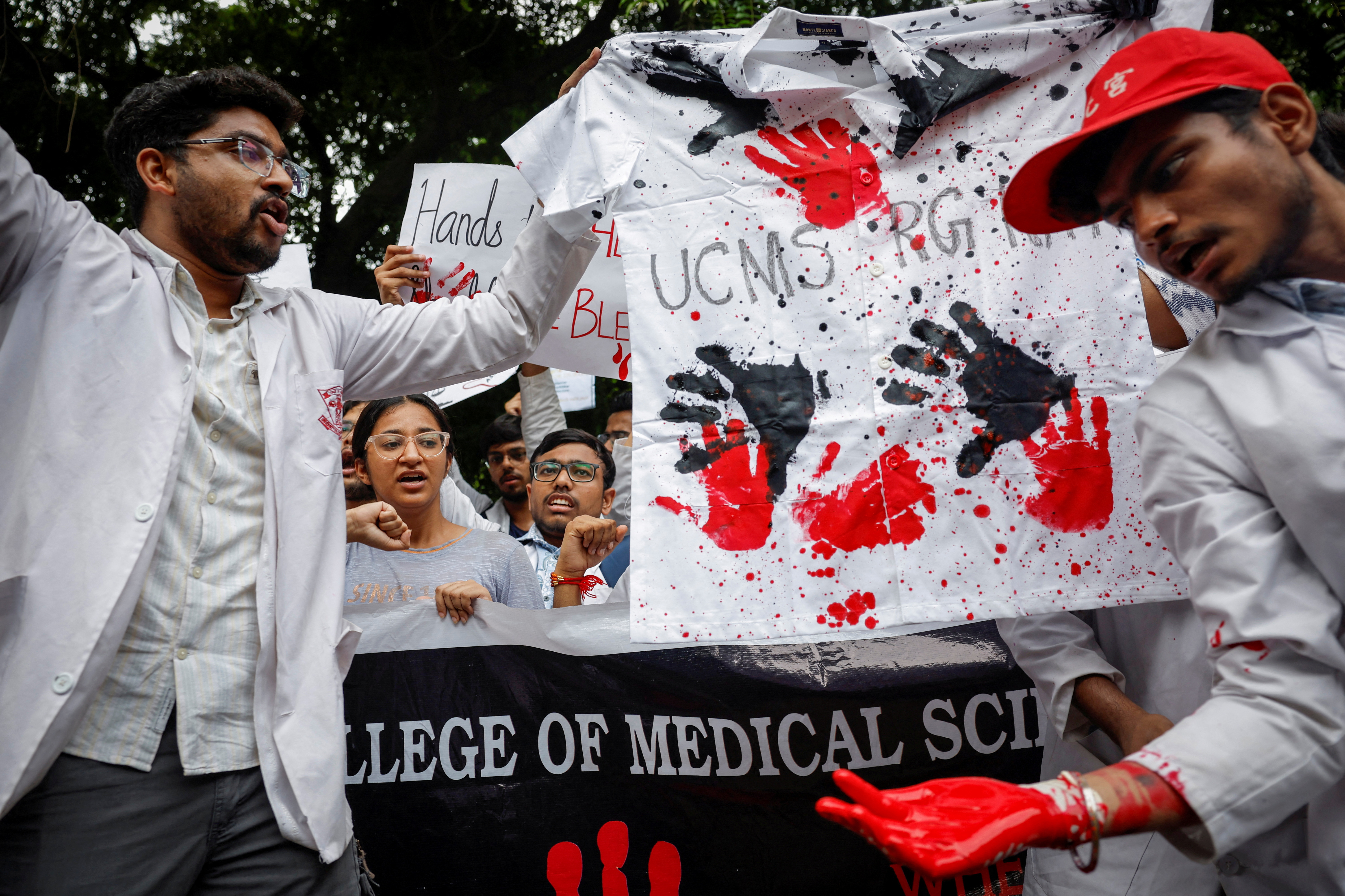 FILE PHOTO: Doctors protest following the rape and murder of a trainee medic in New Delhi