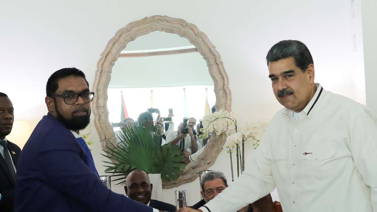 Venezuela's President Nicolas Maduro and his Guyanese counterpart Irfaan Ali meet in Kingstown