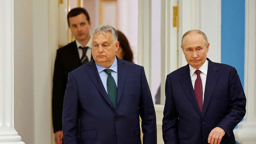 FILE PHOTO: Hungary's Prime Minister Orban and Russia's President Putin attend a press conference in Moscow