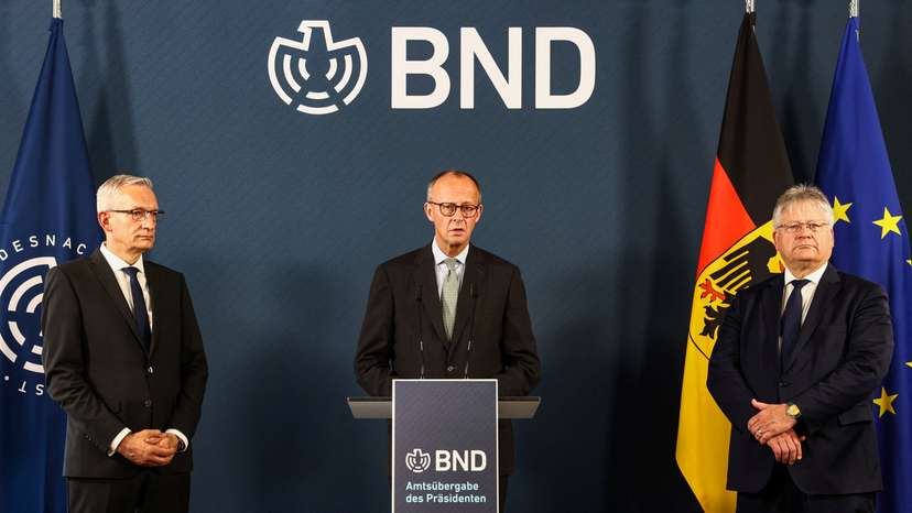 Handover of office from the President of BND to Martin Jaeger, in Berlin
