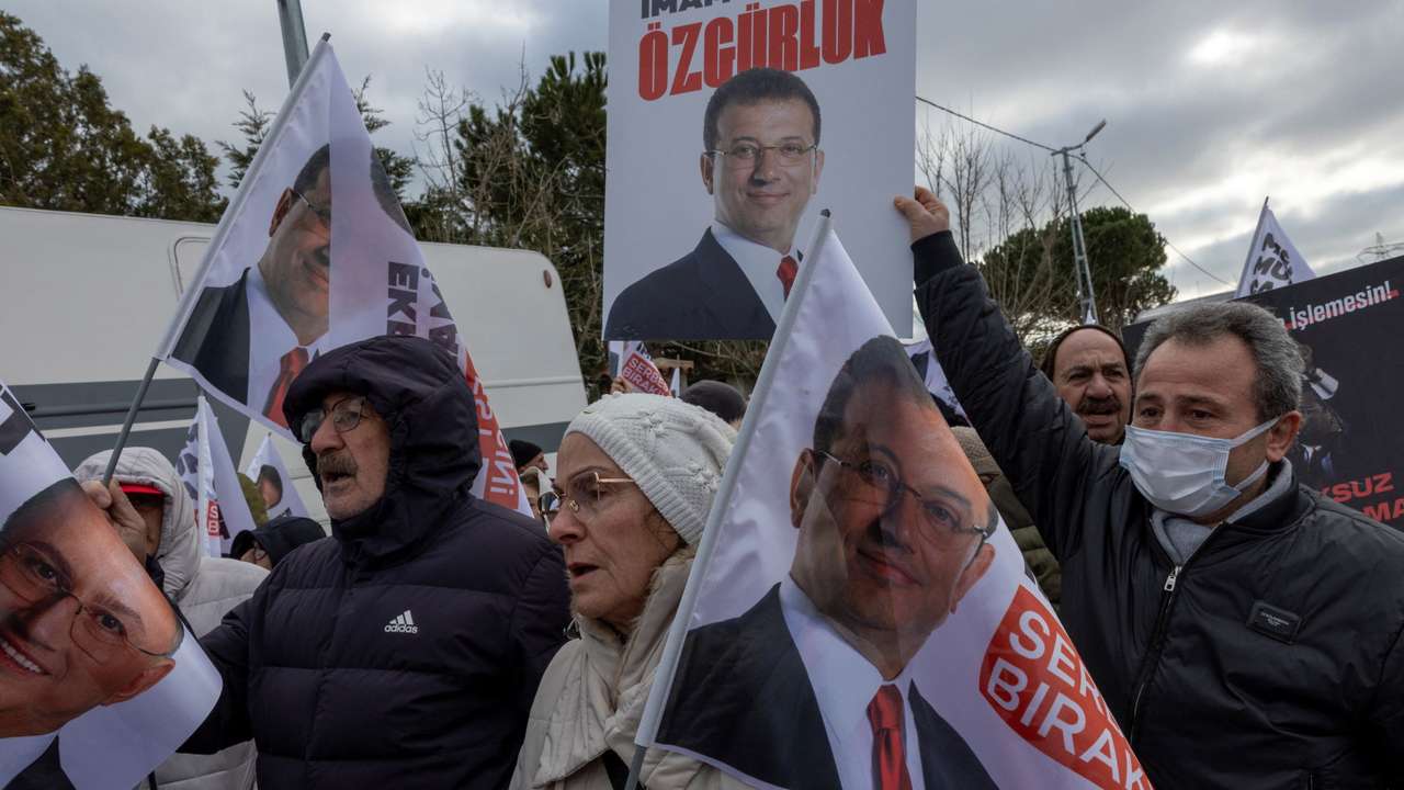Turkish court holds first hearing in corruption case targeting jailed Istanbul mayor Imamoglu