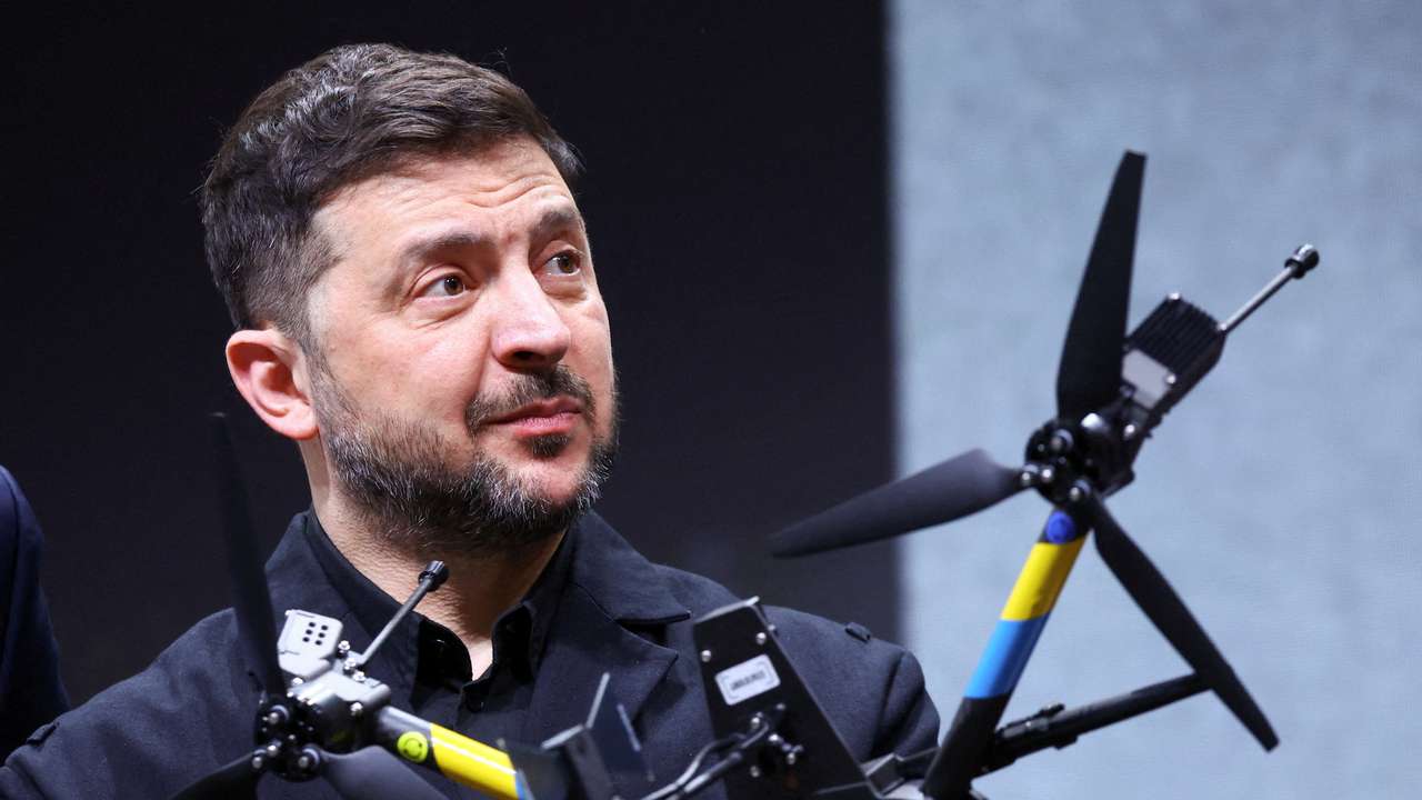 Ukrainian President Zelenskiy visits Quantum Systems firm