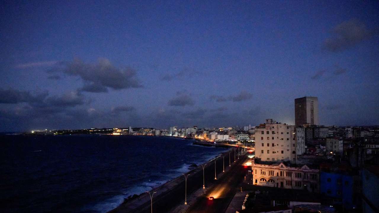 Cuba's electrical grid collapses again amid restoration efforts