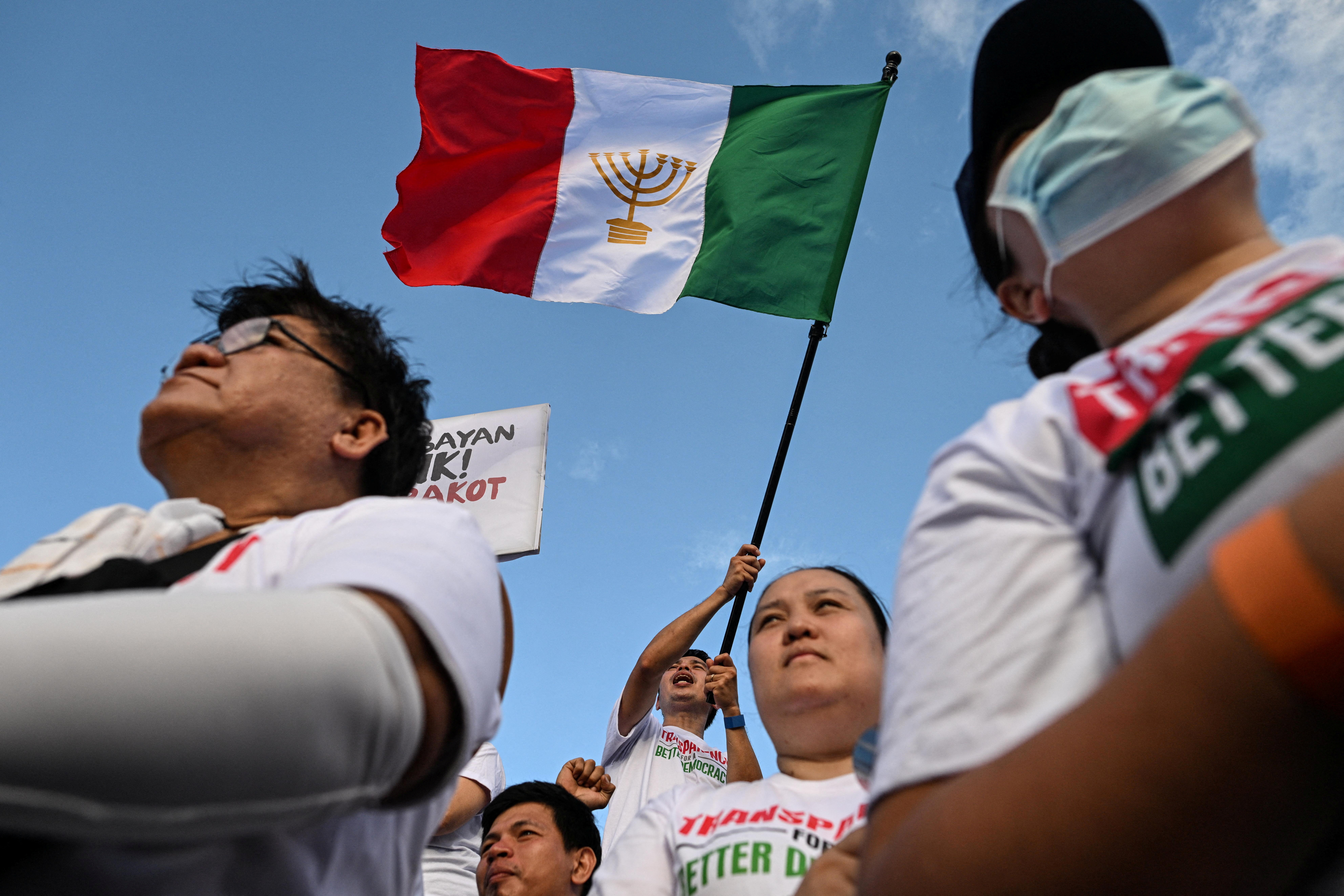 Philippine religious group holds anti-corruption rally in Manila