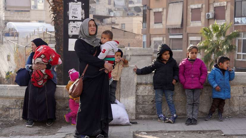 Civilians flee following renewed clashes between the Syrian army and the Syrian Democratic Forces (SDF)