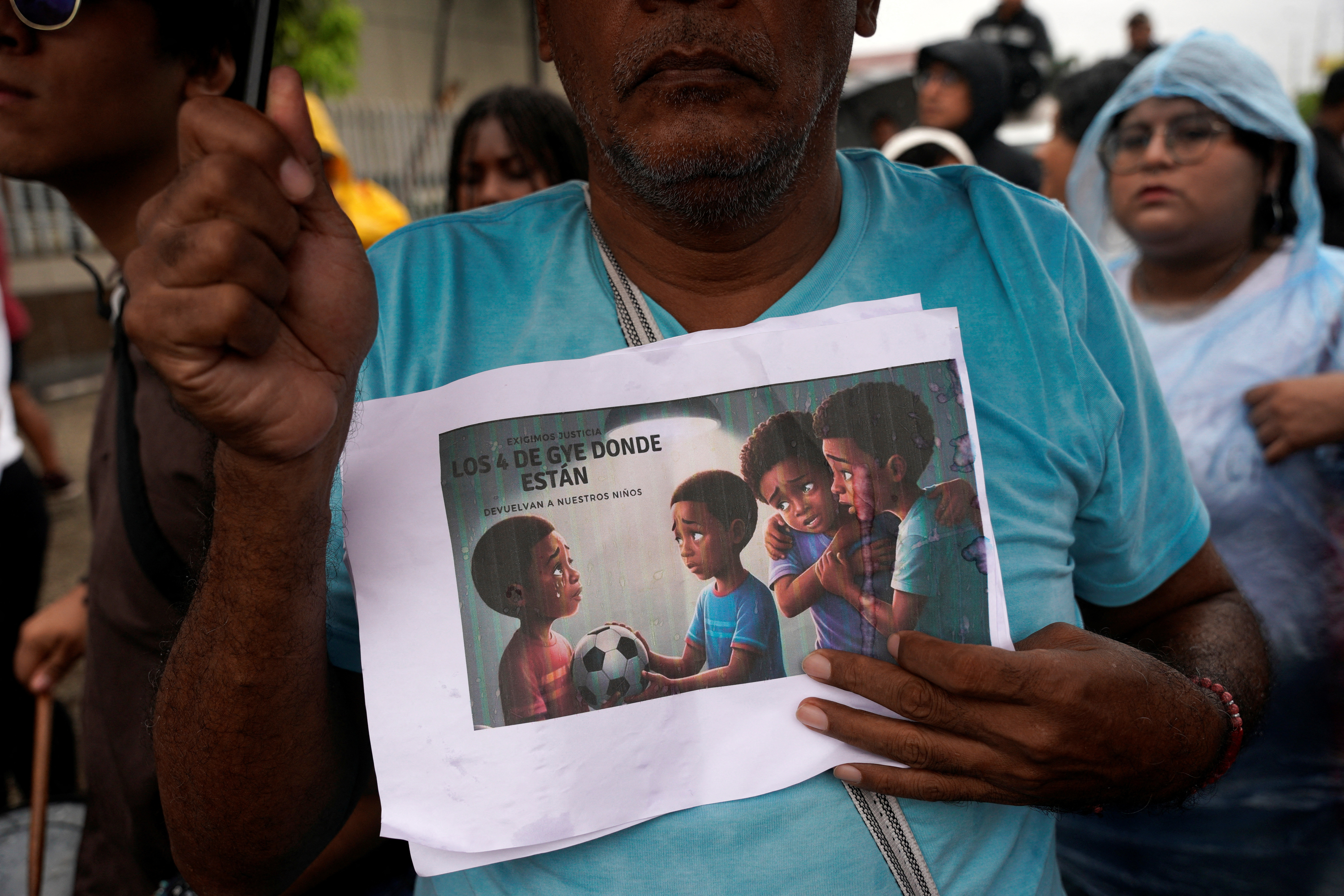 Protest against the forced disappearance of four minors, in Guayaquil
