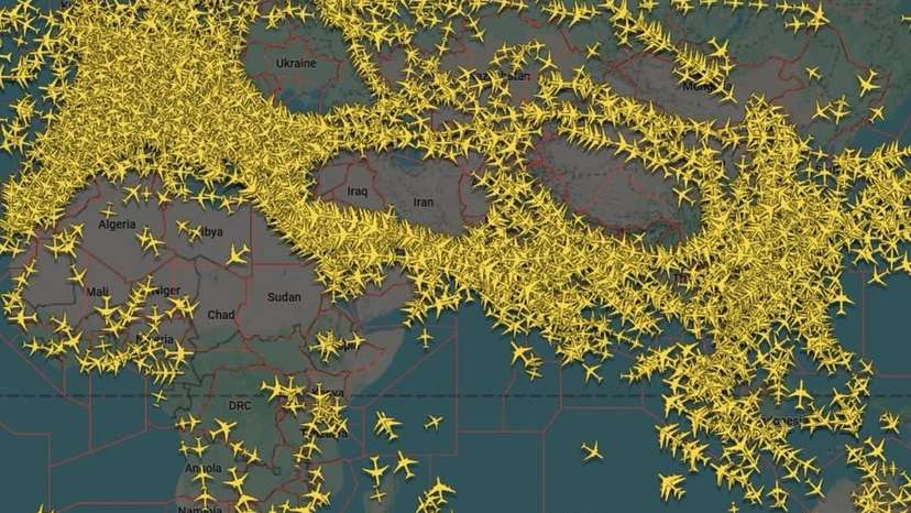 This is what global air traffic looks like right now. Three clear gaps are limiting the flow of aircraft worldwide.These gaps aren’t random. They’re shaped by conflict, security concerns, and geopolitical tensions.One is over Ukraine, w