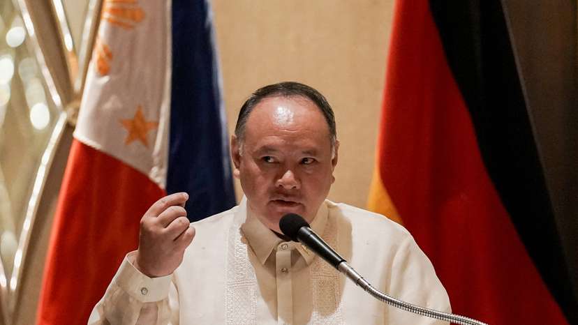 German Defence Minister Boris Pistorius visits Philippines