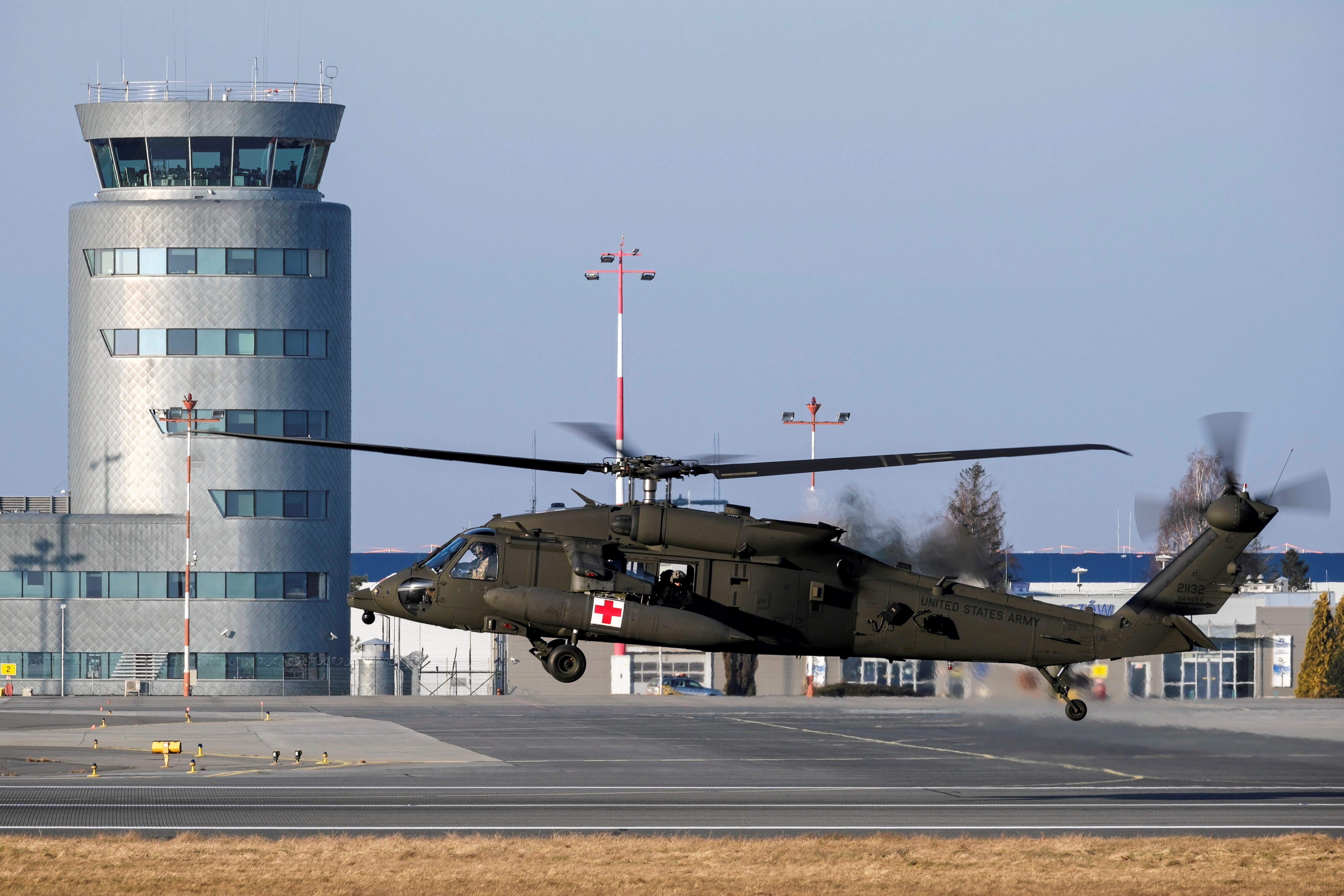 U.S. troops arrive in Poland to reinforce Eastern Europe allies