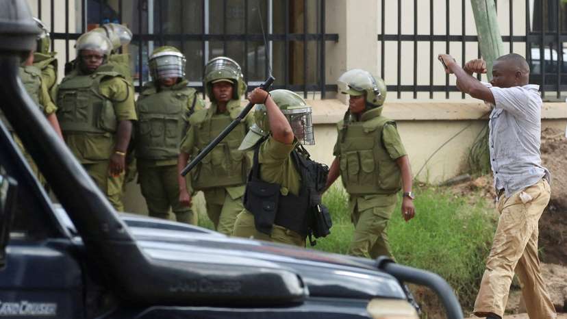 FILE PHOTO: Tanzania police detain opposition officials on way to court, in Dar es Salaam