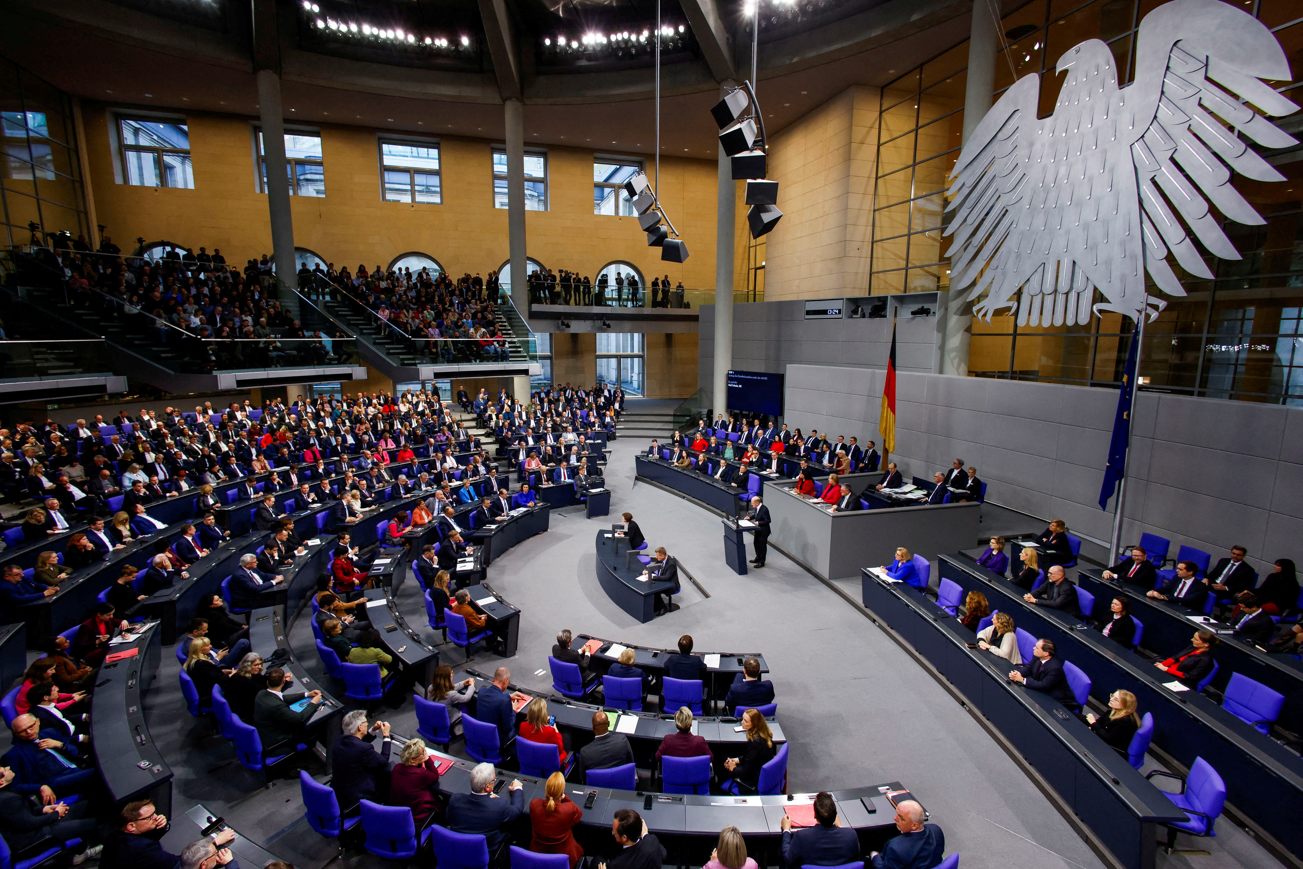 FILE PHOTO: Germany's Scholz calls confidence vote to pave way for snap election