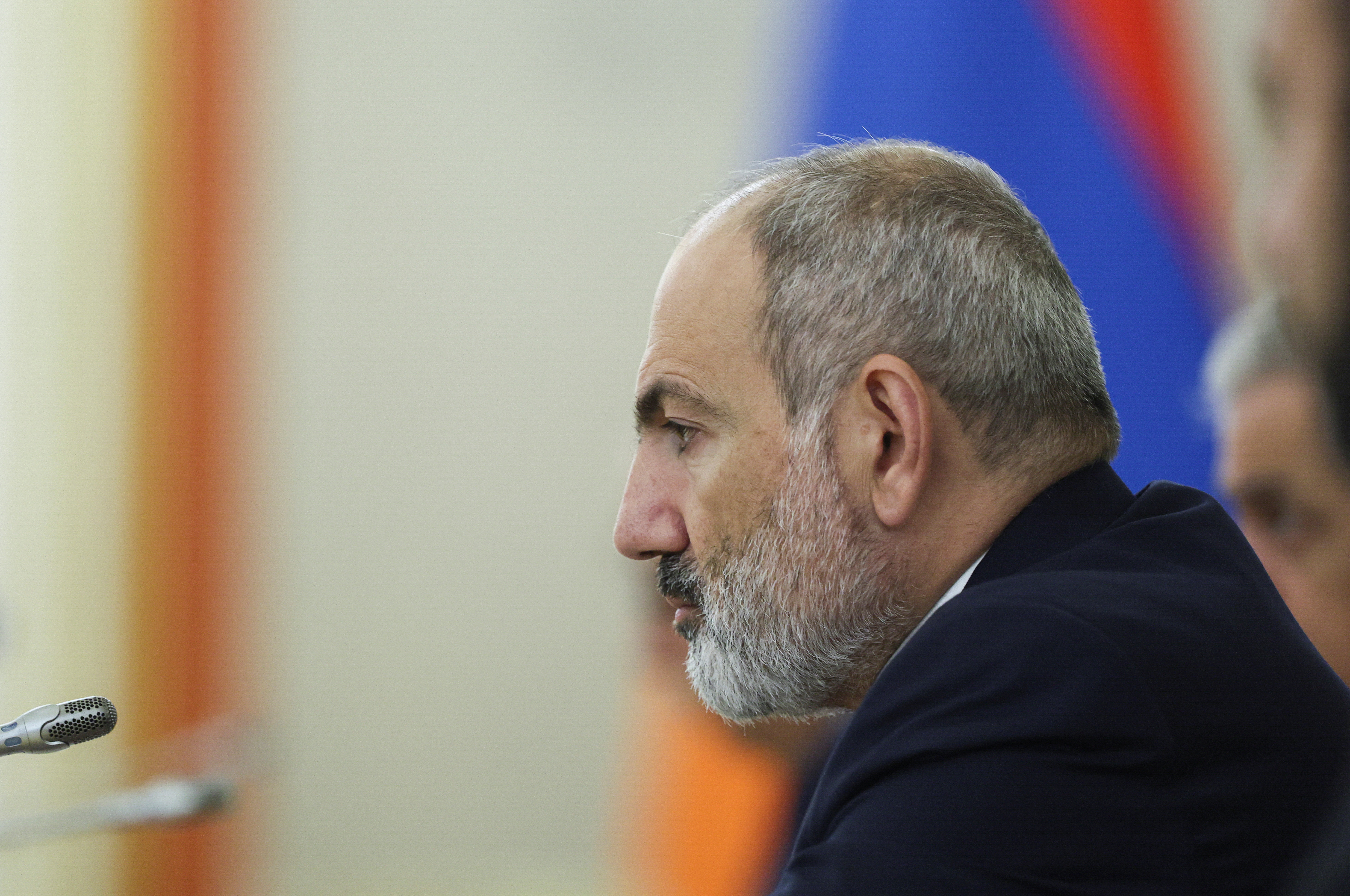 Russian President Putin and Armenian Prime Minister Pashinyan meet in Moscow