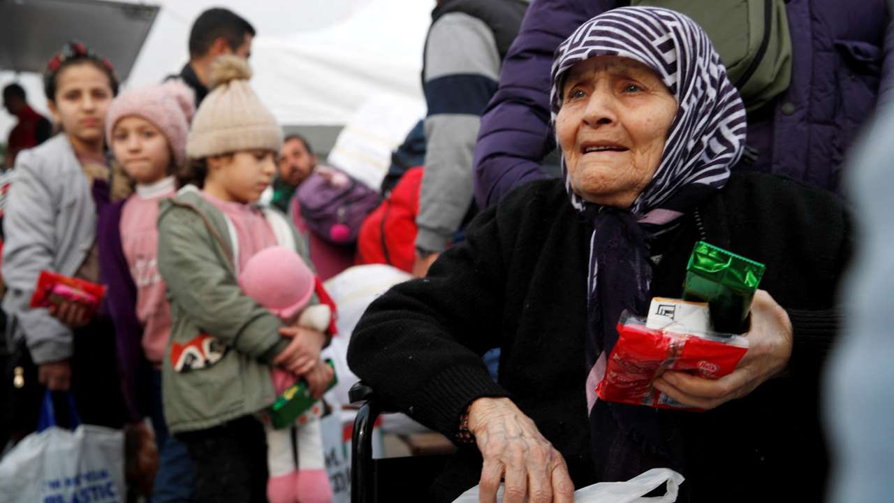 Syrians living in Turkey begin return to Syria