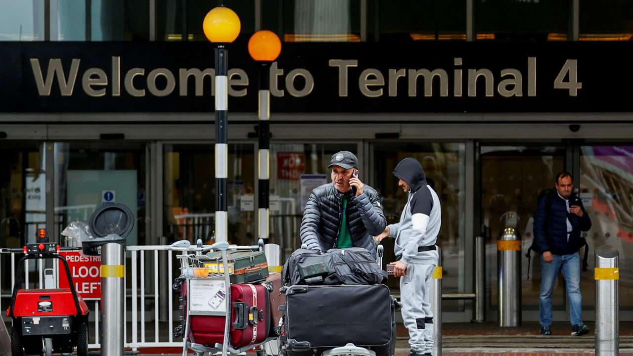 Heathrow Airport closed by fire at power station