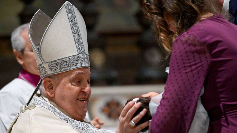 Pope Francis baptises babies at Sistine Chapel Mass