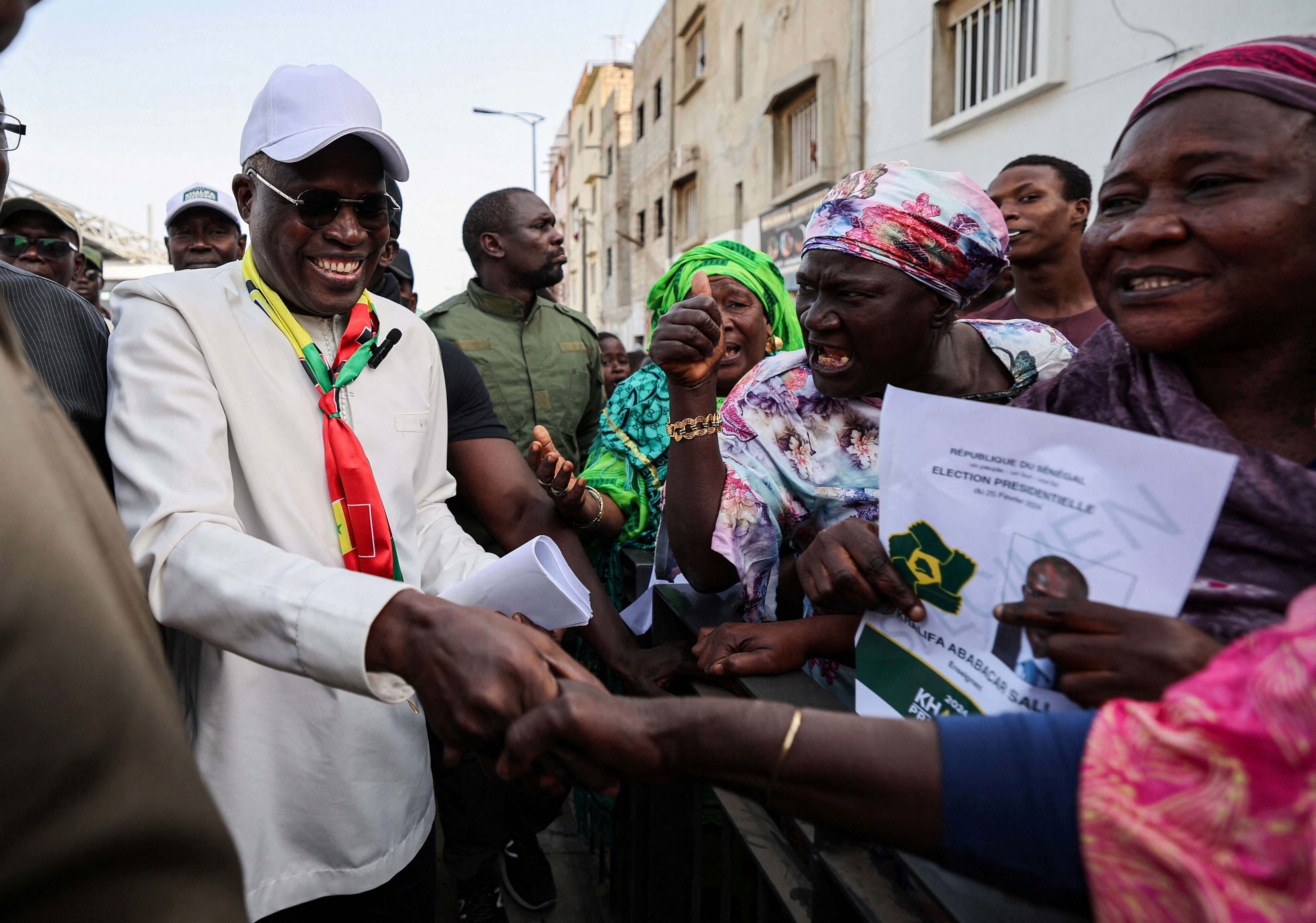 Senegal kicks off short election campaign after poll delays
