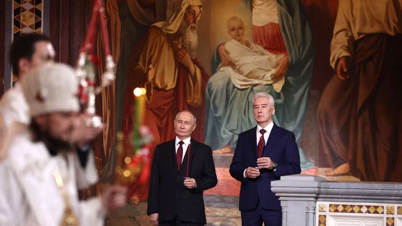 Russian President Putin attends Orthodox Easter service