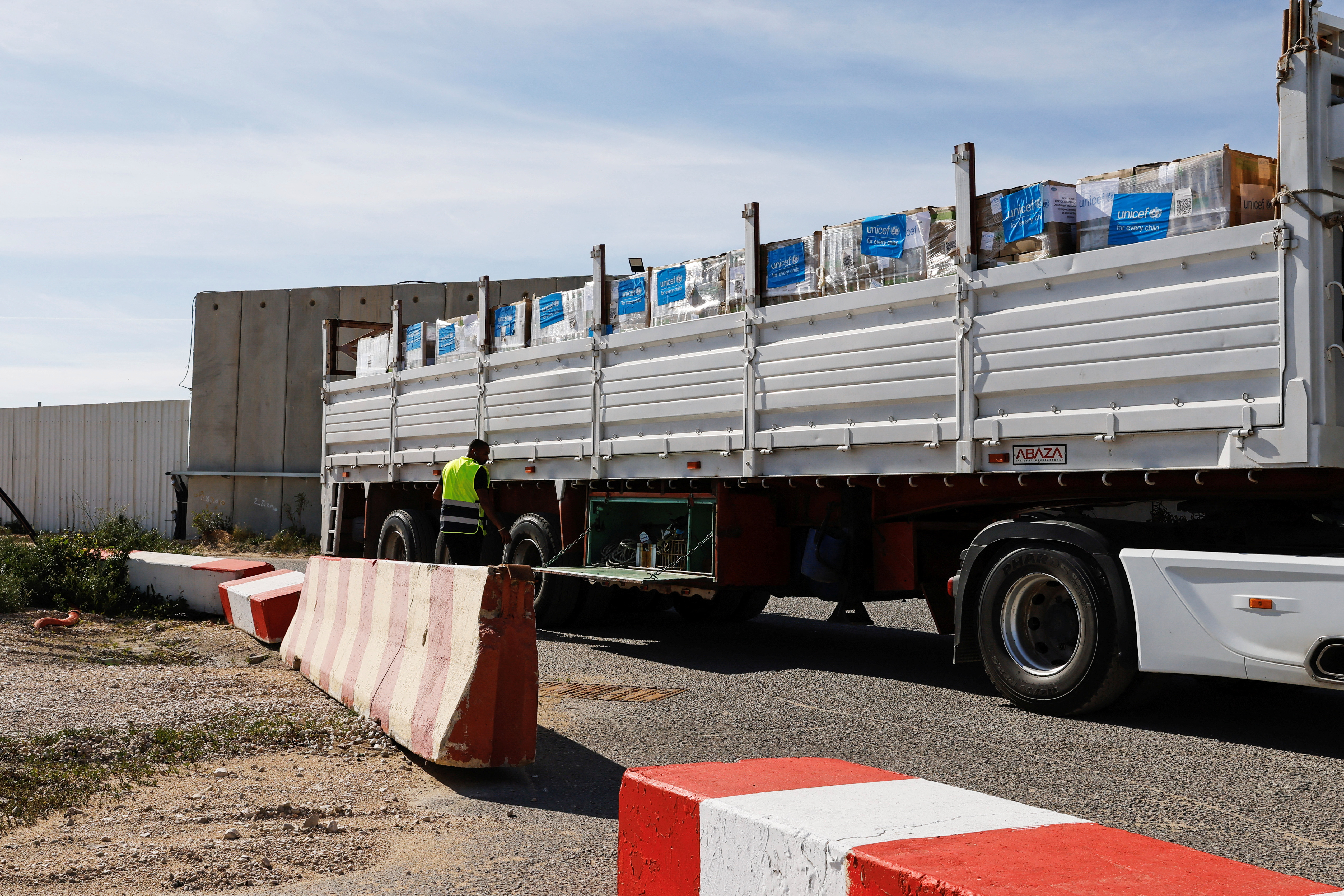 Aid trucks en route to the Gaza Strip