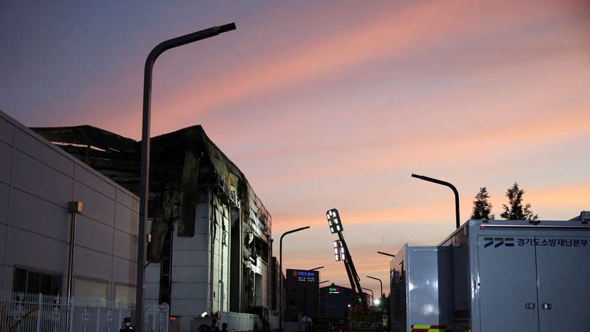 Fire at a lithium battery factory, in Hwaseong
