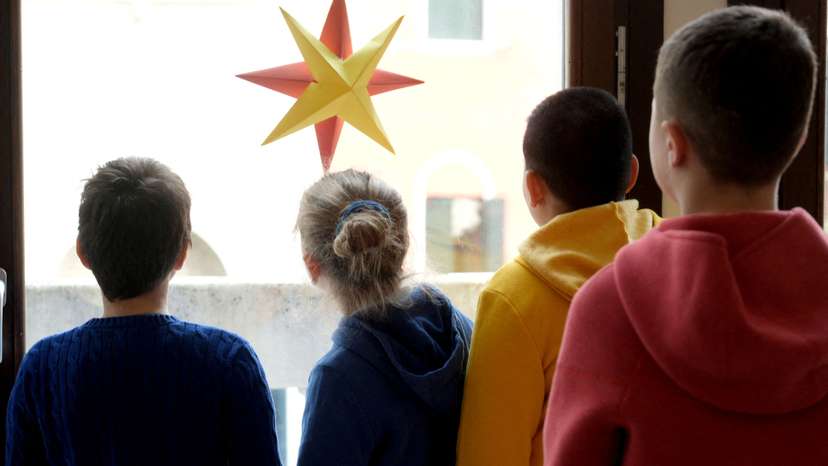 FILE PHOTO: Bungled EU fund deflates Italy nursery hopes