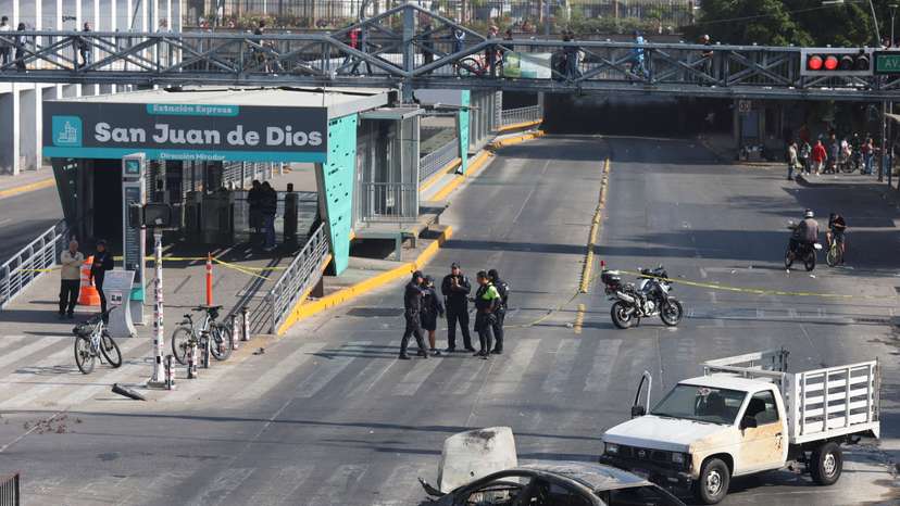 Vehicle fires and roadblocks following security operation in Mexico