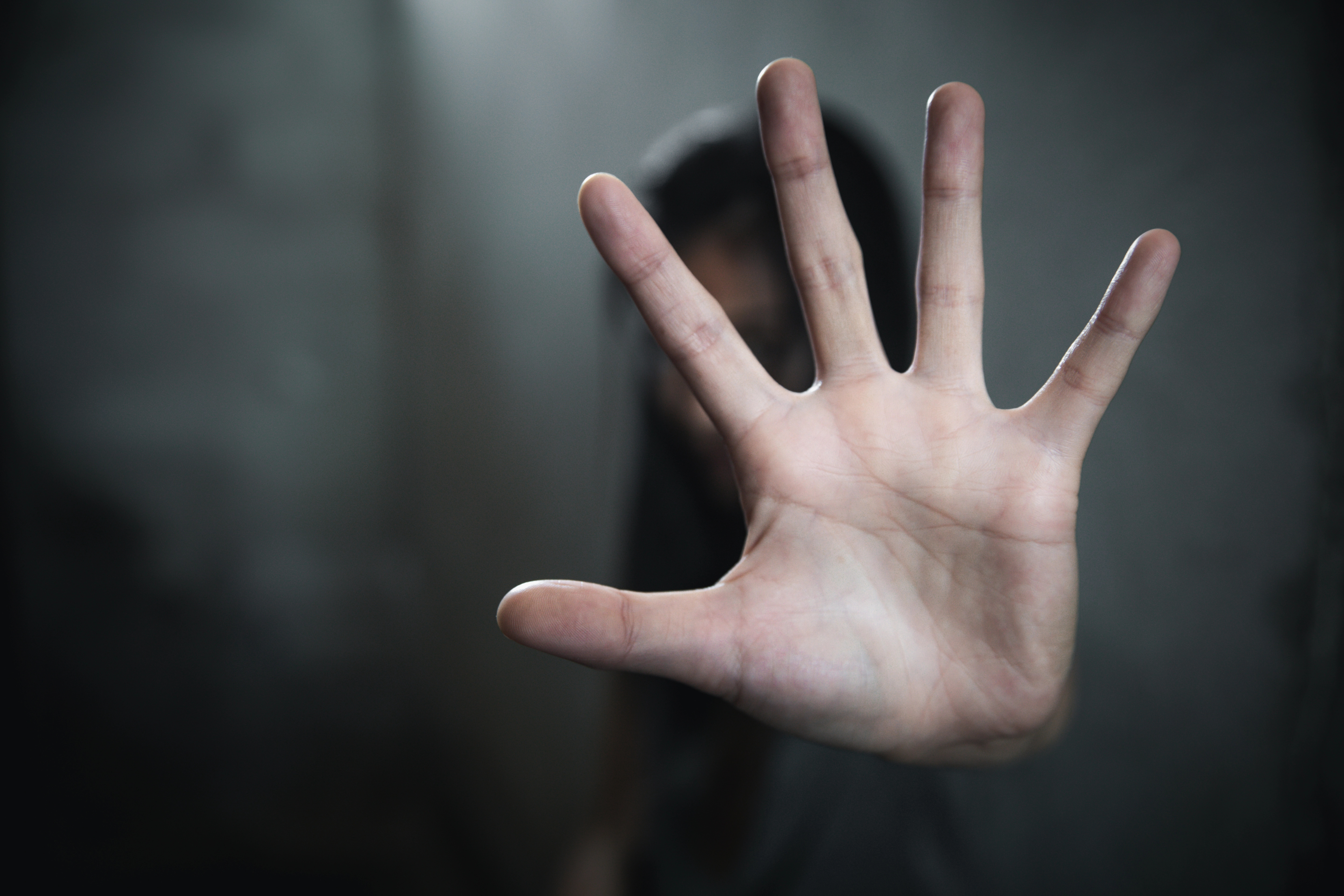 Rio cria Salas Lilás em delegacias para atender mulheres vítimas de violência