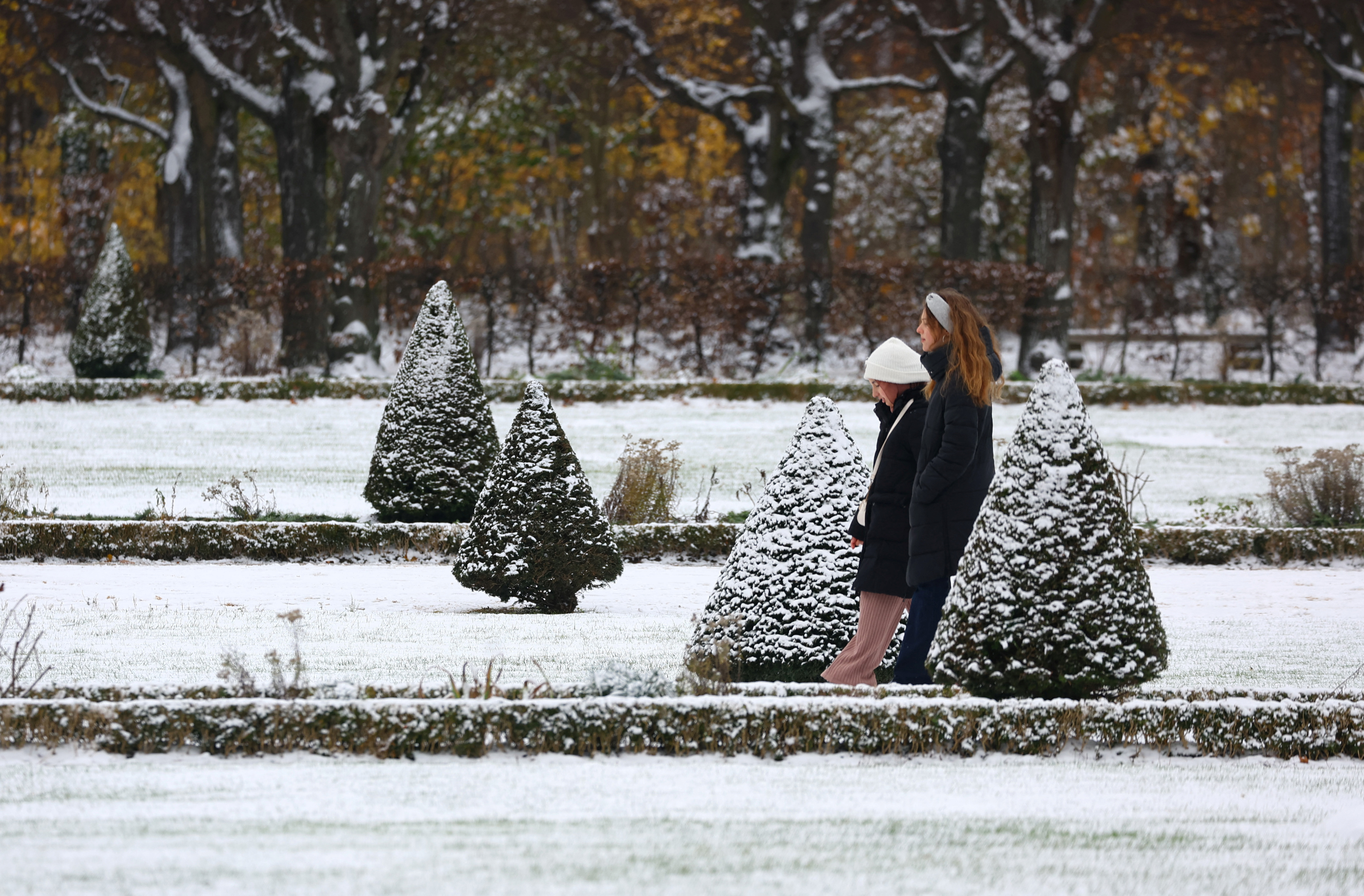 Snowfall on the grounds of the Charlottenburg Castle in Berlin