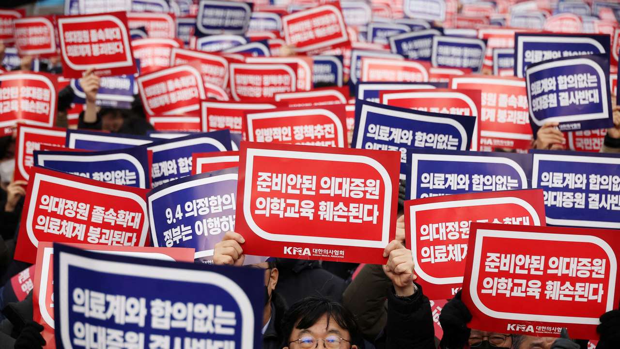 South Korean doctors to hold a mass rally against govt medical policy