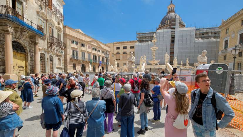 Crowds offer an opportunity for Italy's south