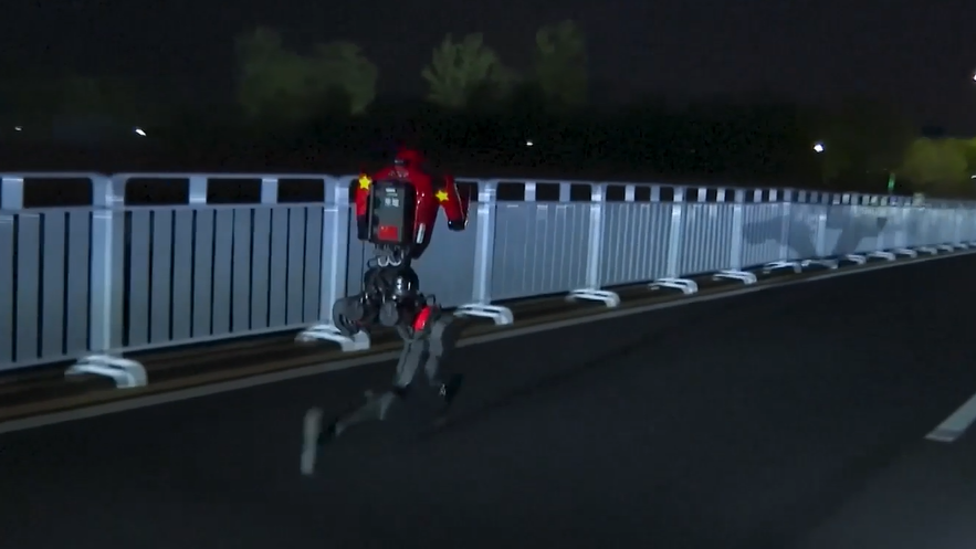 Beijing hosts night trial ahead of World’s First Humanoid Robot Half-Marathon