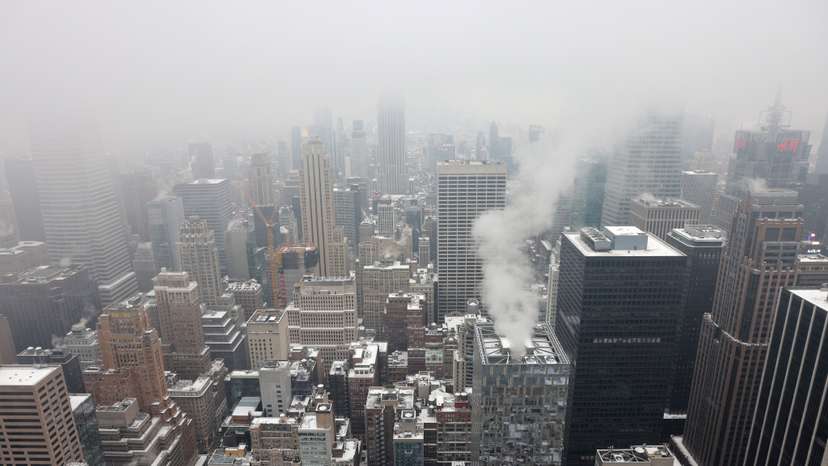 First snowfall in over 700 days in Manhattan, New York City