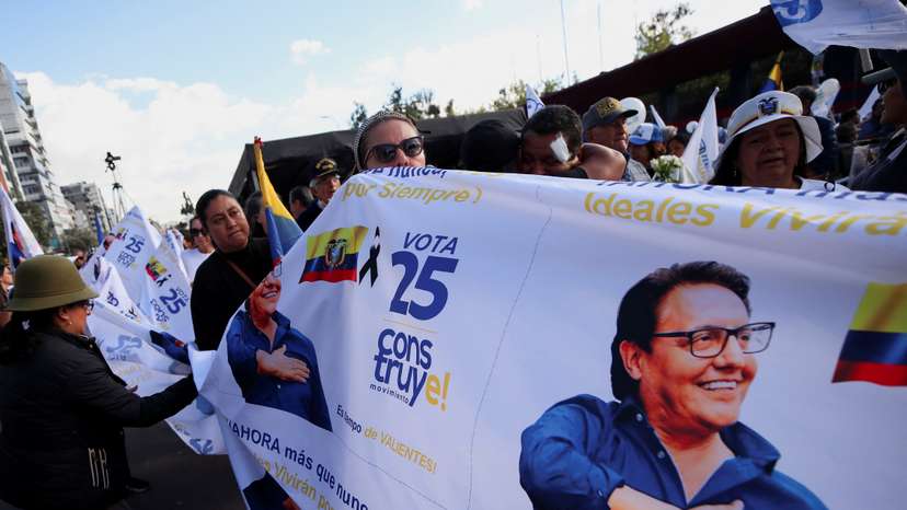 Ecuadorean presidential candidate Zurita and his running mate Gonzalez attend their closing campaign rally, in Quito