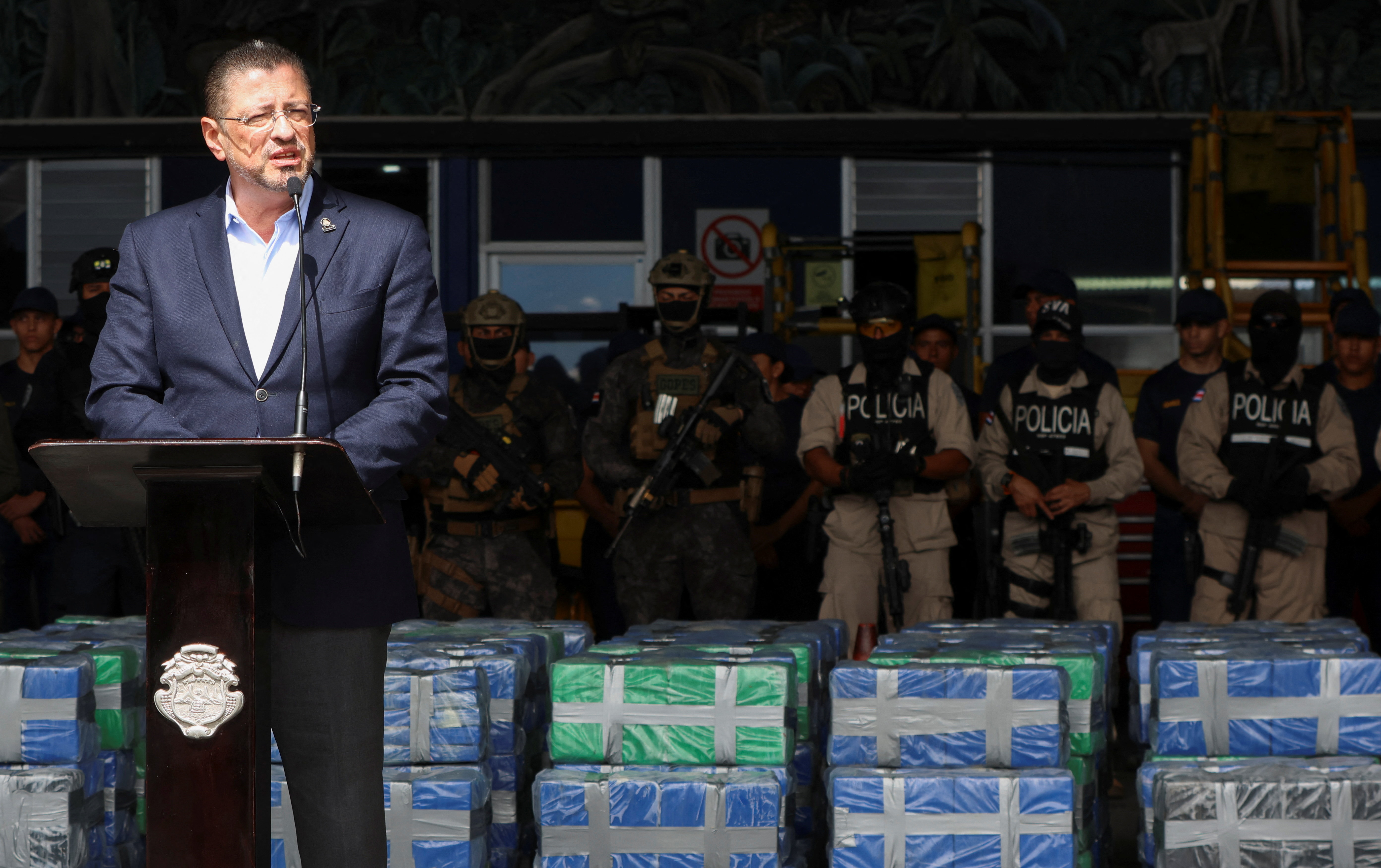 Costa Rica’s president visits El Salvador’s mega-prison amid regional security talks