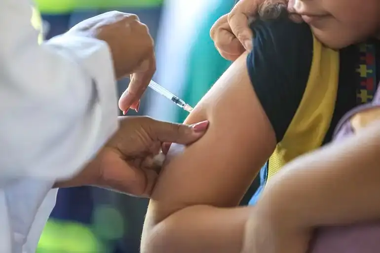Campanha Nacional de Multivacinação busca atualizar carteira de crianças e adolescentes em todo o Brasil.