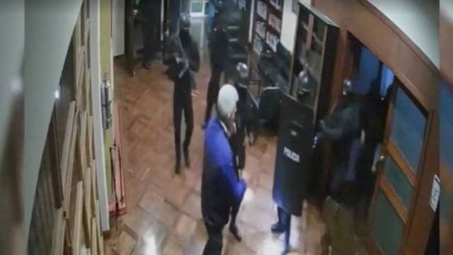 CCTV shows police raid in Mexican embassy in Ecuador