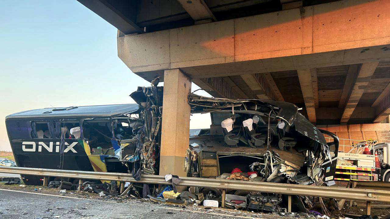 Bus crashes into central pillar of bridge near Itapetininga in Sao Paulo state