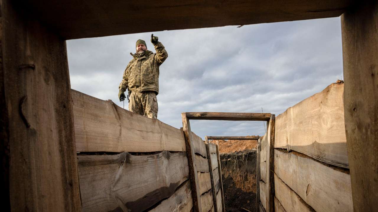 Ukraine builds barricades, digs trenches as focus shifts to defence