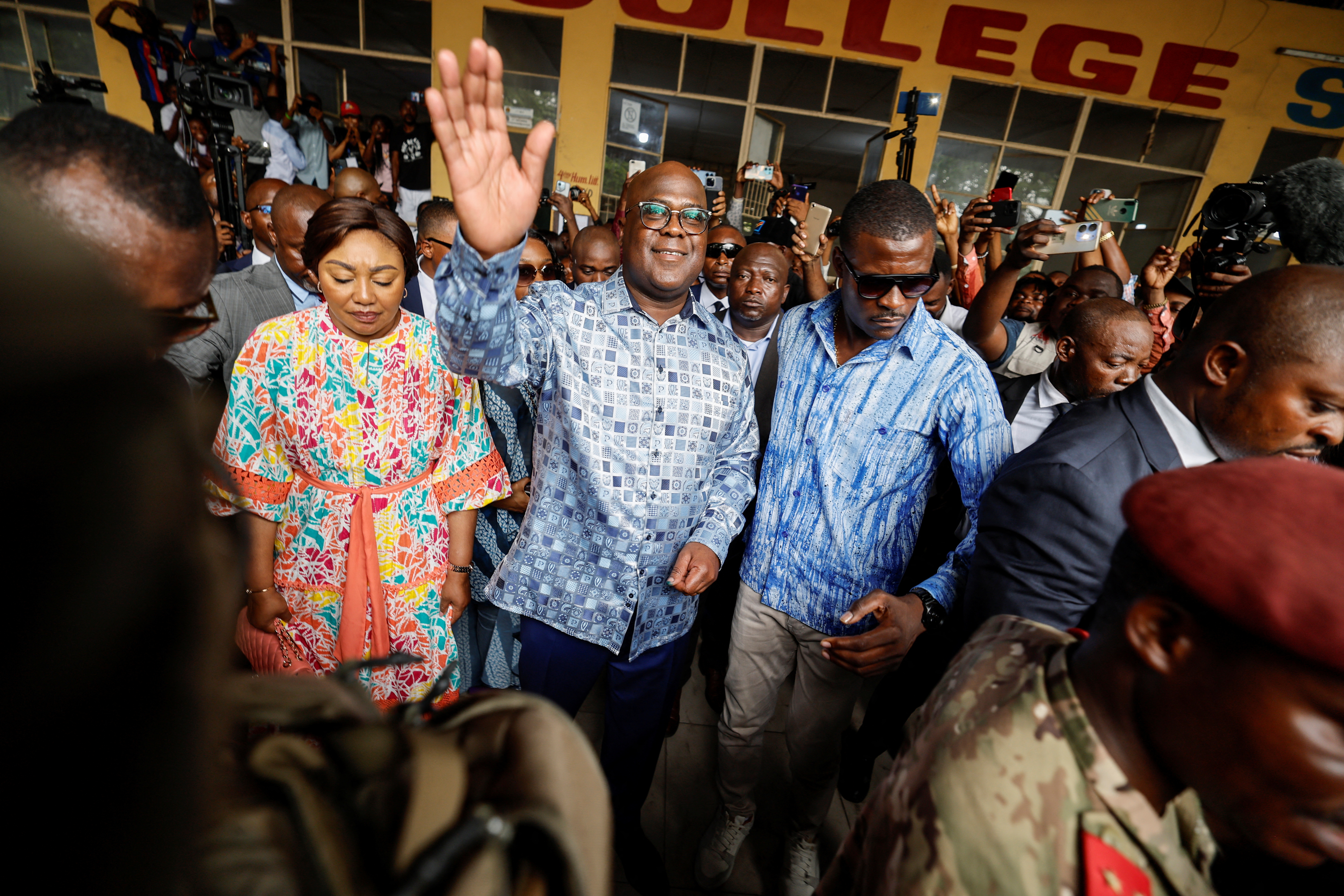 Congo holds presidential election  in Kinshasa