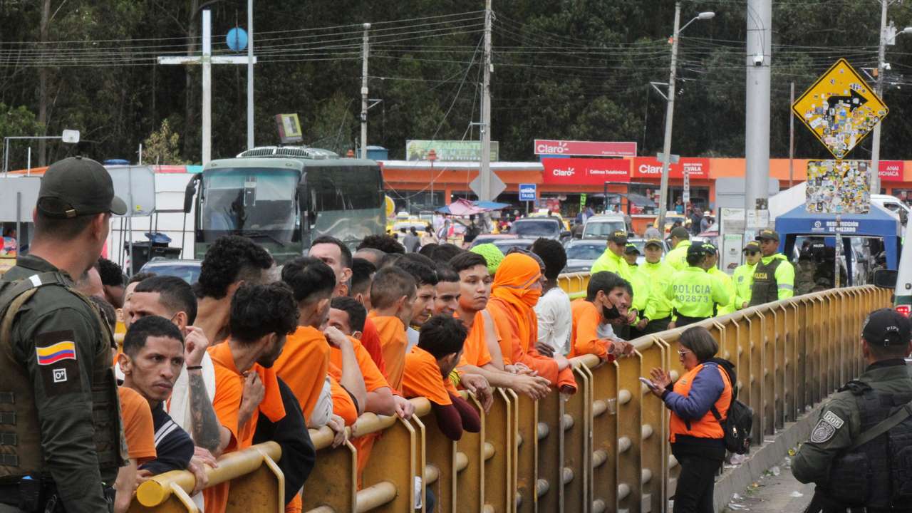 Ecuador deports Colombian citizens, at the Rumichaca International Bridge, in Ipiales