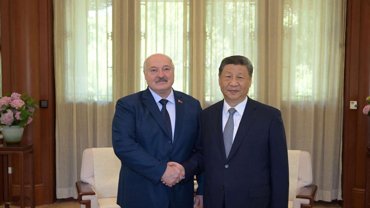 Chinese President Xi Jinping and Belarusian President Alexander Lukashenko meet in Beijing