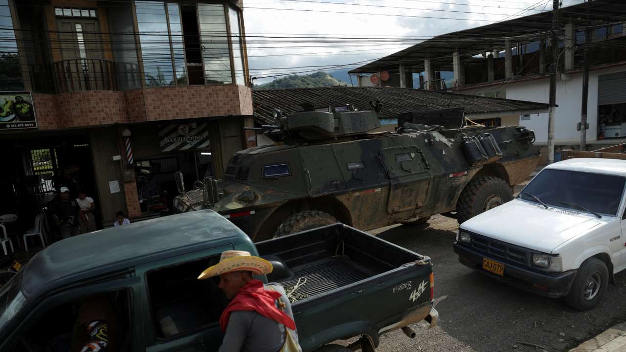 In Colombia coca-growing region, transition to peace is stumbling