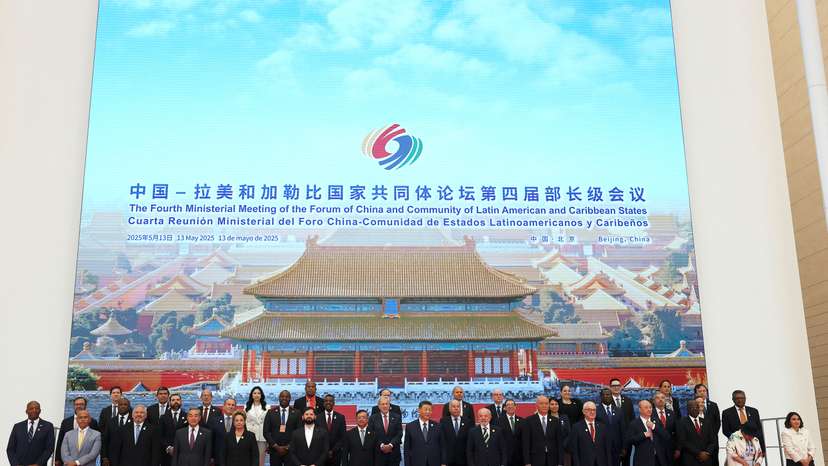 China-CELAC Forum group photo session in Beijing